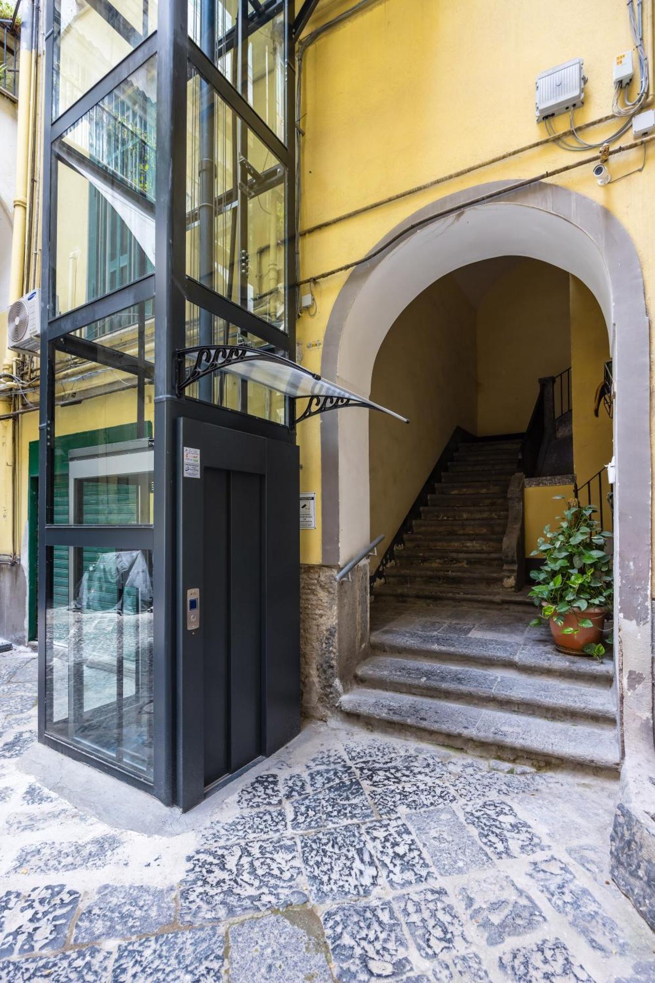 Piazza Miraglia - Apartment By Wonderful Italy Neapel Exterior foto