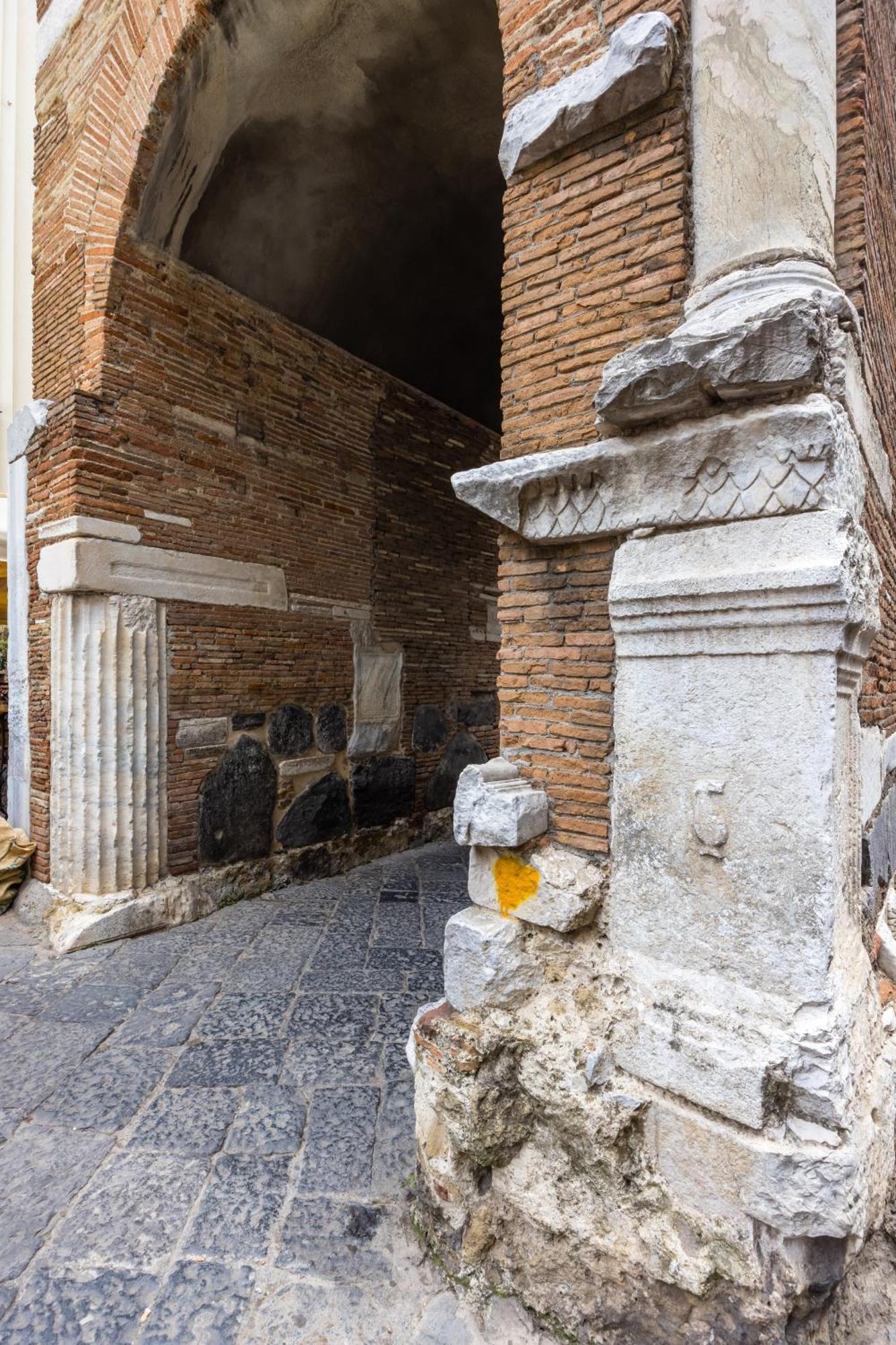 Piazza Miraglia - Apartment By Wonderful Italy Neapel Exterior foto